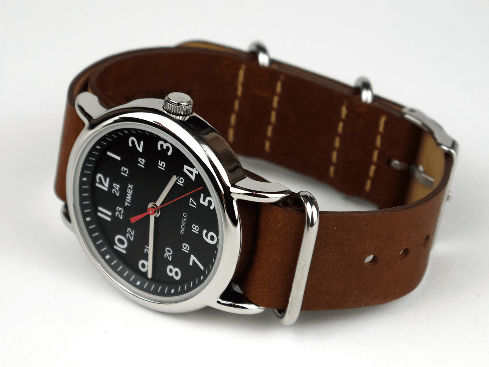 Timex Weekender Brown/Black TW2R631009J reloj brazalete de cuero cafe dial  negro para hombre - TIME El Salvador